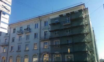 Выяснили, зачем в центре Петрозаводска красят дом в черный цвет
