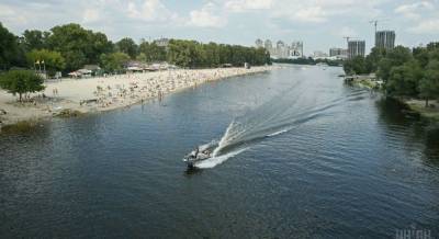 Киевские пляжи официально открыли для купания