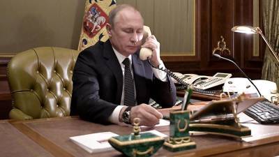 Путин провел телефонный разговор с Лукашенко