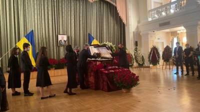 В Киеве попрощались с отцом пятого президента Алексеем Порошенко