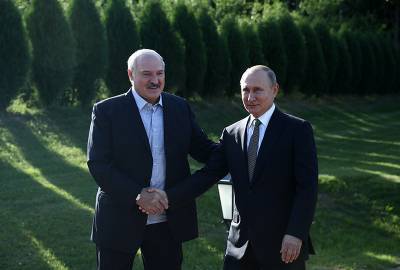 Путин и Лукашенко поговорили о годовщине Победы и коронавирусе