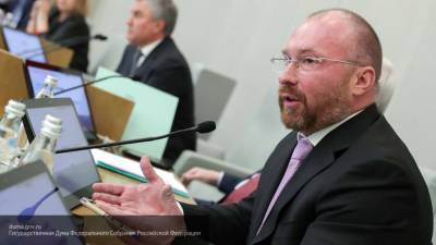 Лебедев через суд обязал СМИ выпустить опровержение о нескольких гражданствах