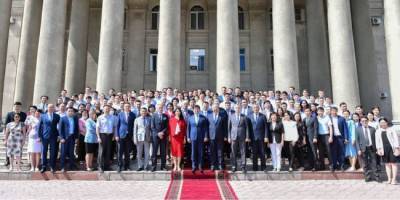 Новый премьер Киргизии извинился перед народом
