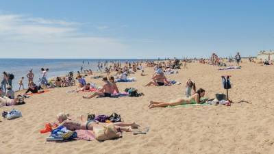 Атрибут лета: жаркая неделя в Петербурге резко увеличила спрос на купальники