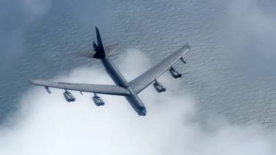 Видео: Истребители ВКС перехватили американские бомбардировщики B-52 над Охотским морем