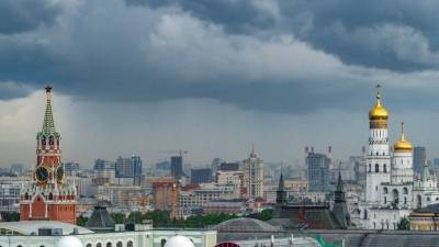 Видео: на Москву обрушились сильные ливни и град огромного размера