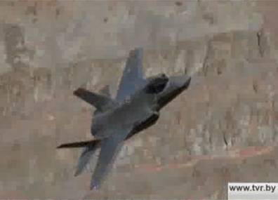 Президент США сообщил о продаже вымышленных самолетов F-52