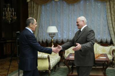 Лукашенко уверен, что сможет решить все проблемы с Москвой