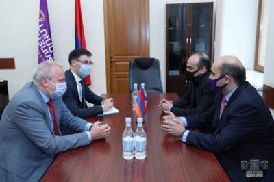 Представители партии «Светлая Армения» встретились с послом России в Армении