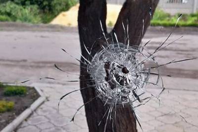 Террористы «ДНР» обстреляли жилой сектор Марьинки: фото последствий