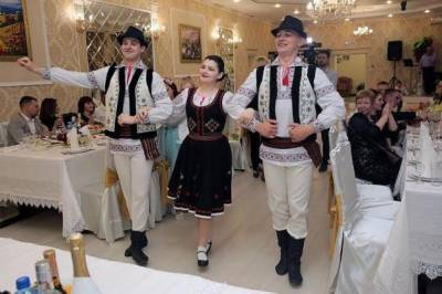 Молдаване остались без любимых праздников — свадьбы и крестины под запретом