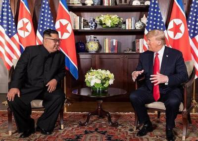 СМИ: Дональд Трамп пытался подарить Ким Чен Ыну диск с байопиком об Элтоне Джоне