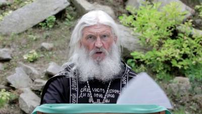 Захвативший монастырь на Урале священник призвал патриарха уйти в отставку