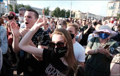 «Мы — 97%». Белорусы по всей стране вышли на мирный протест