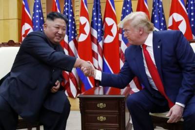 Болтон: Трамп обещал Ким Чен Ыну подумать над отменой санкций ООН
