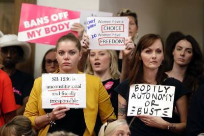 Легислатура Теннесси приняла законопроект о запрете абортов после обнаружения сердцебиения у плода