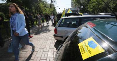 На Украине хотят отбирать машины у "богатеньких буратино" с долгами