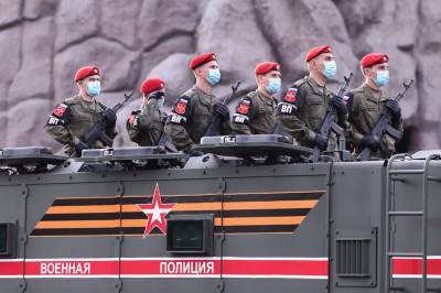 Декоративными конструкциями и флагами украсят Москву в преддверии парада Победы