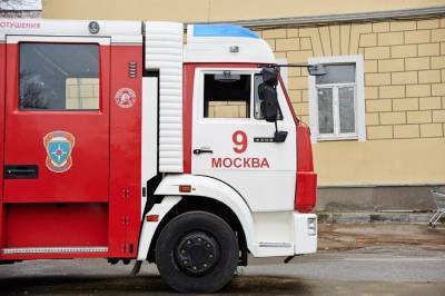 Пожар в ангаре на севере Москве ликвидирован