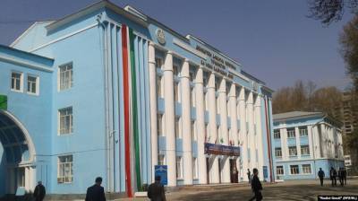 Узбекистан обнародовал список "неэффективных" вузов Таджикистана и Кыргызстана