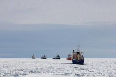 Власти из-за возможных коллизий с международным правом не будут менять границы Северного морского пути