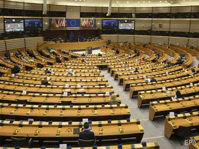 Европарламент принял резолюцию против расизма, осудив "риторику подстрекательств" Трампа
