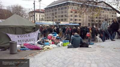 Политолог Асафов: беженцы бегут в Германию, потому что они там могут вообще не работать
