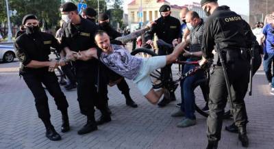 Протесты в Беларуси: силовики задержали почти 100 человек
