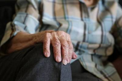 Мишустин утвердил механизм продления больничных листов для работающих пенсионеров