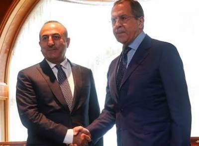 Лавров и Чавушоглу обсудили по телефону Ливию, развитие туризма и коронавирус