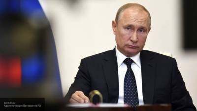 Путин поручил Правительству РФ разработать предложения о поощрении молодых медработников