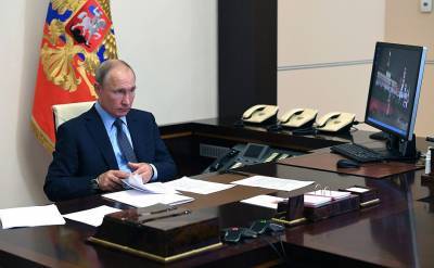 Путин рассказал о сроках появления в РФ вакцины от коронавируса