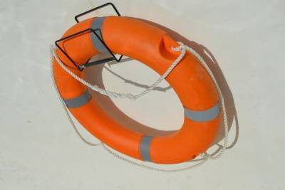 В Ярцево из спасательного вагончика городского парка исчезли лодка и спасательный круг