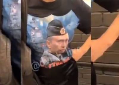 Зрада в Киеве: «Активист» преследовал девушку в майке с Путиным