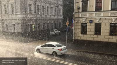 Сильный ливень вызвал подтопления на улицах Москвы