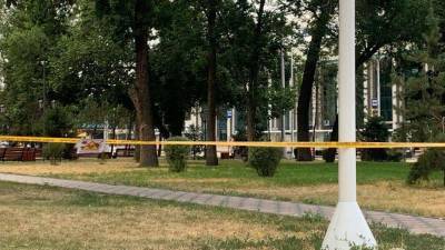 Бекшин объяснил, почему в Алматы в выходные закрыли парки и ТРЦ
