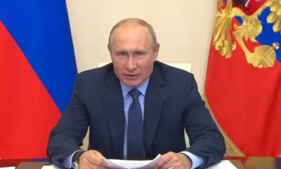 Путин заявил о продлении выплат надбавок медработникам до конца лета