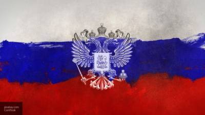 Парашютисты развернули самое большое знамя Победы и флаг РФ над Подмосковьем