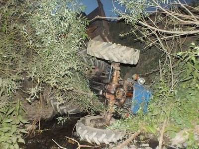 В Башкирии перевернулся трактор с 7-летним мальчиком