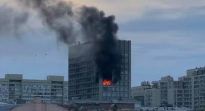 Черный дым и языки пламени: СМИ сообщили о ликвидации пожара в центре Киева и рассказали детали (фото, видео)