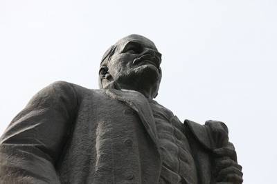 В Германии установили двухметровый памятник Ленину