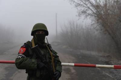 В ЛНР и ДНР сообщили о новых обстрелах со стороны украинских силовиков