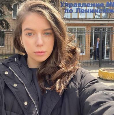 Экс-жена Никиты Зайцева Маргарита Готовцева надеется, что лишивший ее детей хоккеист выводит их гулять не только на камеру