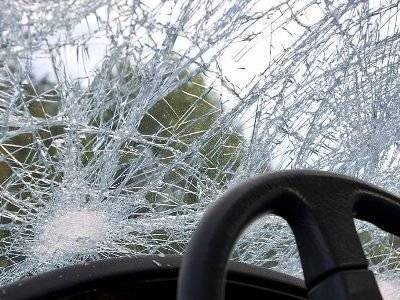 В Арагацотне автомобиль сорвался в овраг: женщина-водитель и дети госпитализированы