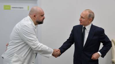 Путин присвоил 5 врачам, в том числе Проценко, звание Героя труда