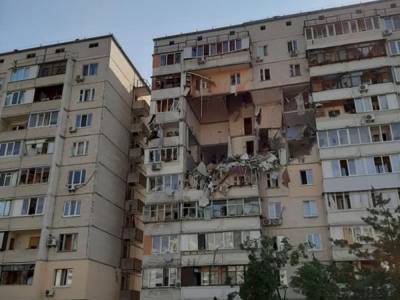 Разрушено 4 этажа: в ГСЧС рассказали о взрыве газа в Киеве на Харьковском массиве
