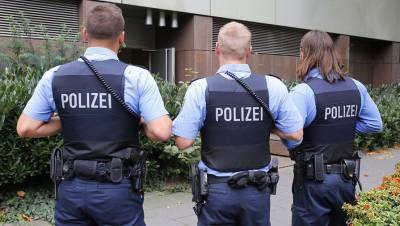 Более 10 полицейских пострадали в ходе беспорядков в Штутгарте
