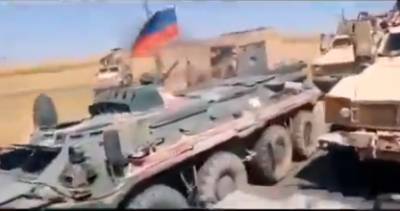 Военные России и США устроили разборки посреди дороги в Сирии: видео