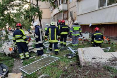 Взрыв на Позняках: Один погибший, еще троих достали из-под завалов