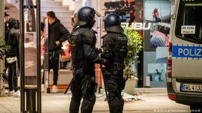 В немецком Штутгарте протесты вышли из-под контроля: пострадали больше 10 полицейских